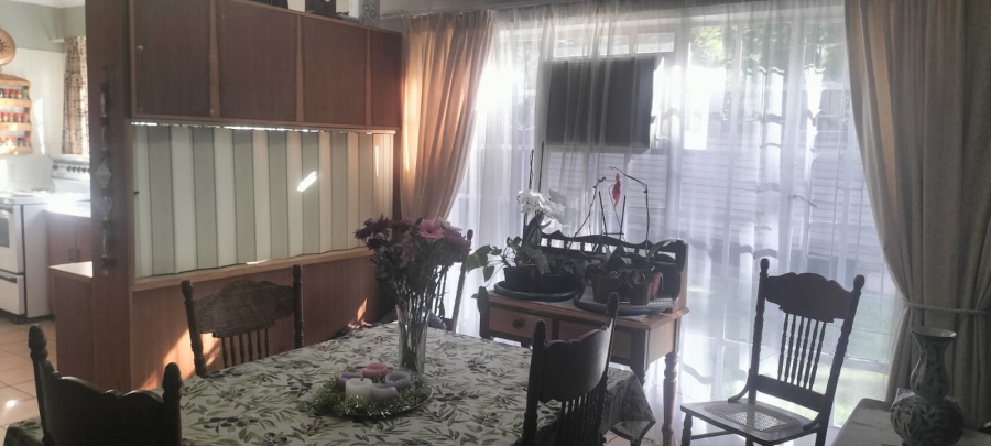 5 Bedroom Property for Sale in Waverley Free State